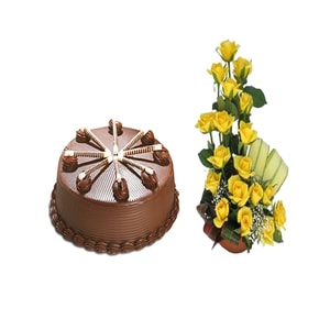 The Fancy Cake with Flower bouquet