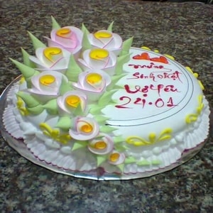 Tickle Flowered Cake