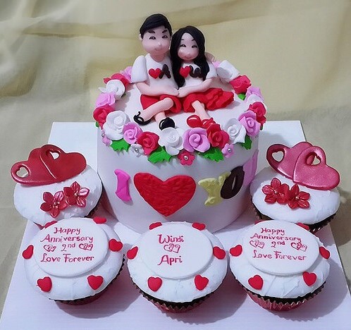 Lovely Couple Cake - Fondant Cake